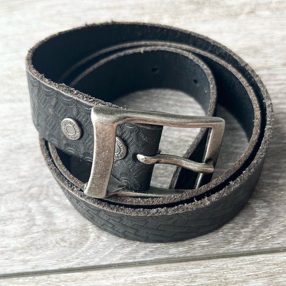 LEVI'S Casual Black Genuine Leather Embossed Belt - Picture 2 of 13